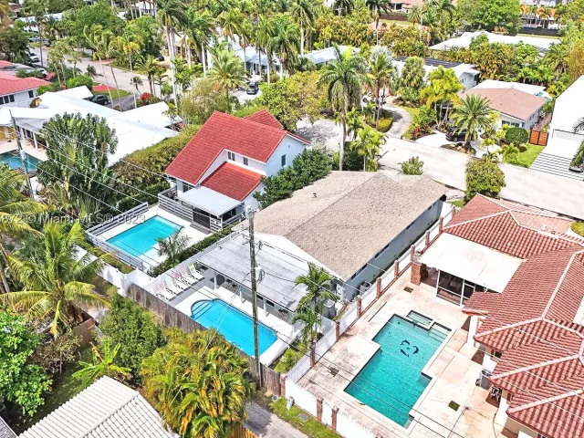 5-bedroom home for rent in Hollywood - 1018 Adams St - MondialRealty