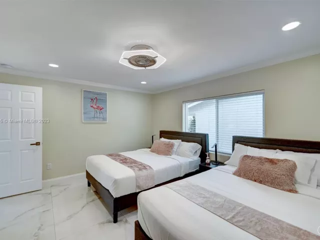 5-bedroom home for rent in Hollywood - 1109 Hollywood Blvd - MondialRealty
