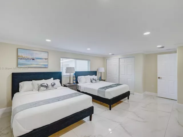 5-bedroom home for rent in Hollywood - 1109 Hollywood Blvd - MondialRealty