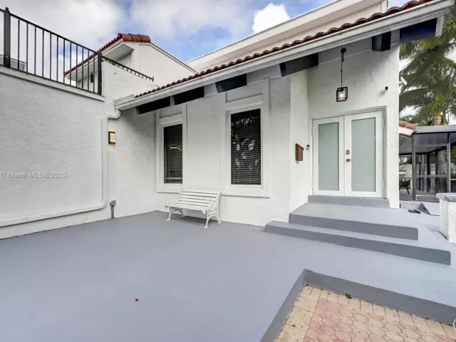 5-bedroom home for rent in Hollywood - 1109 Hollywood Blvd - MondialRealty