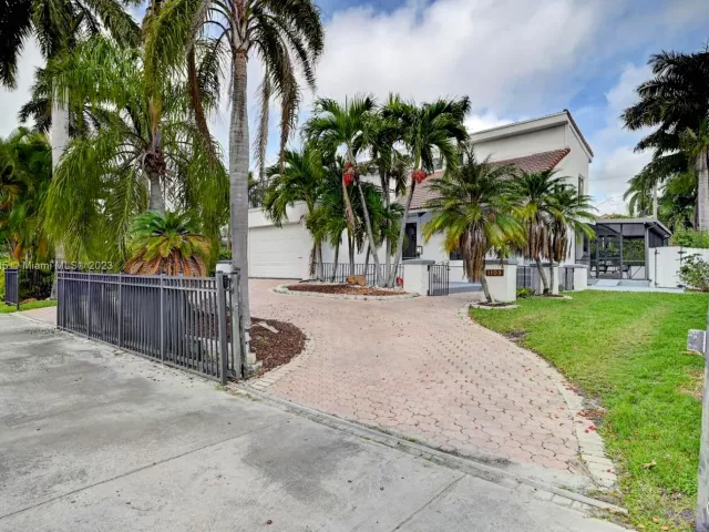 5-bedroom home for rent in Hollywood - 1109 Hollywood Blvd - MondialRealty