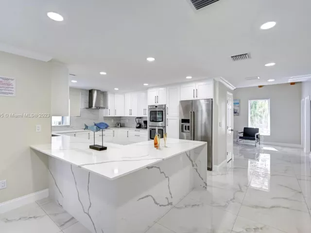 5-bedroom home for rent in Hollywood - 1109 Hollywood Blvd - MondialRealty
