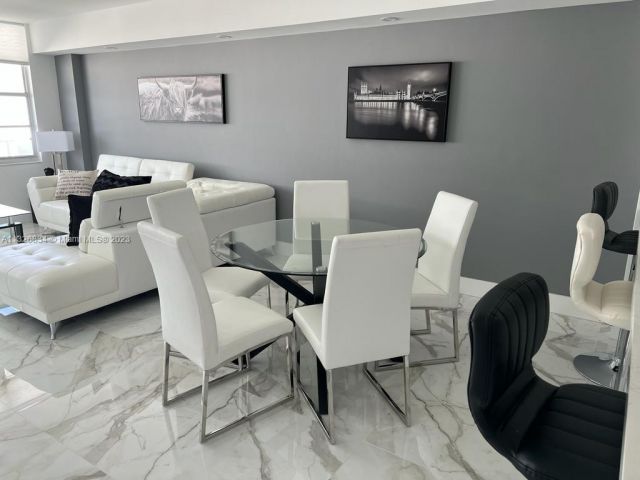 2-bedroom condo for rent in Hollywood - 3725 S Ocean Dr 1503 - MondialRealty