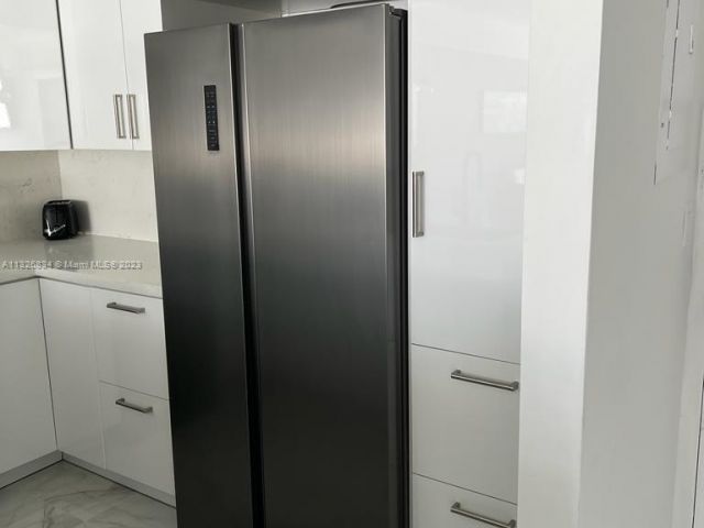 2-bedroom condo for rent in Hollywood - 3725 S Ocean Dr 1503 - MondialRealty