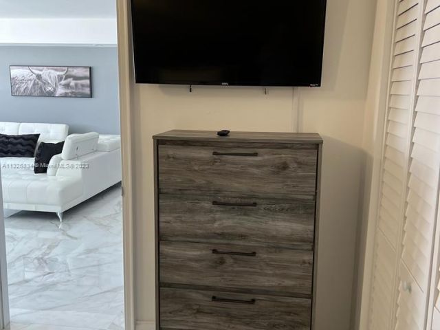 2-bedroom condo for rent in Hollywood - 3725 S Ocean Dr 1503 - MondialRealty