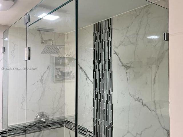 2-bedroom condo for rent in Hollywood - 3725 S Ocean Dr 1503 - MondialRealty