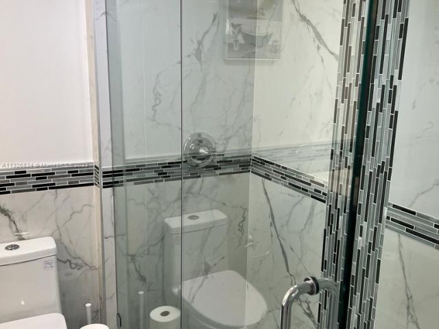 2-bedroom condo for rent in Hollywood - 3725 S Ocean Dr 1503 - MondialRealty