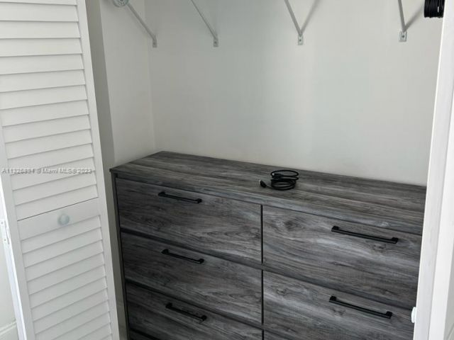 2-bedroom condo for rent in Hollywood - 3725 S Ocean Dr 1503 - MondialRealty