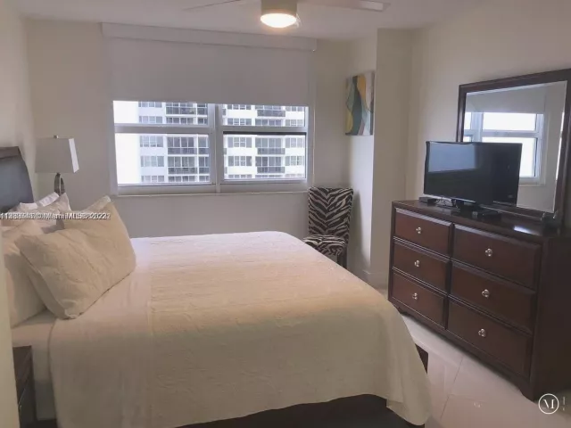 2-bedroom condo for rent in Hallandale Beach - 2080 S Ocean Dr, 1507. - MondialRealty