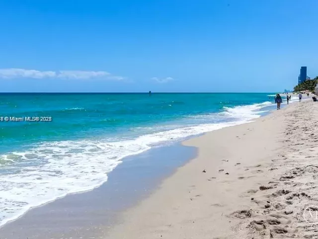 2-bedroom condo for rent in Hallandale Beach - 2080 S Ocean Dr, 1507. - MondialRealty