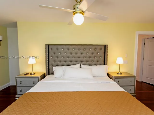 6-bedroom home for rent in Hollywood - 809 S 17th Ave - MondialRealty