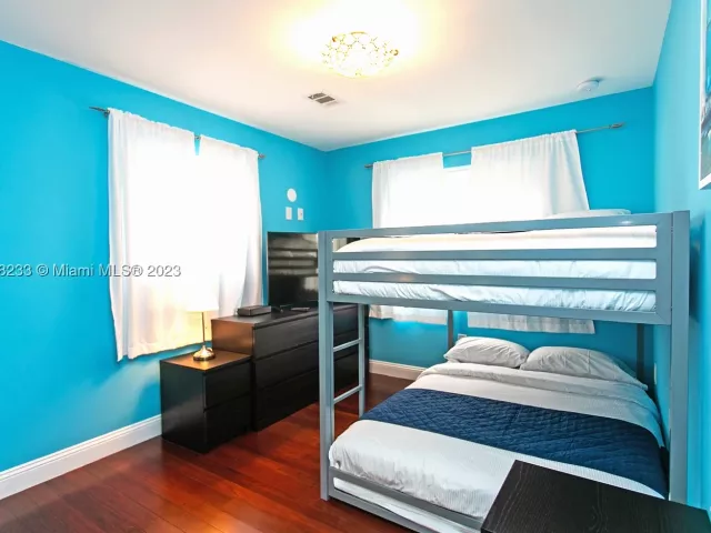 6-bedroom home for rent in Hollywood - 809 S 17th Ave - MondialRealty