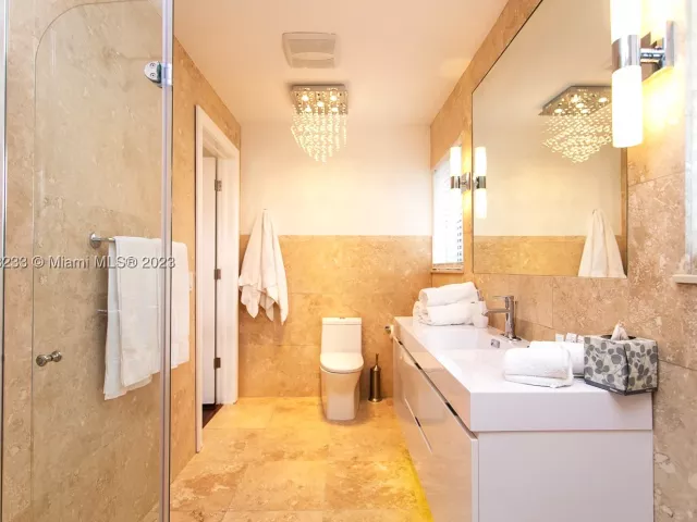 6-bedroom home for rent in Hollywood - 809 S 17th Ave - MondialRealty