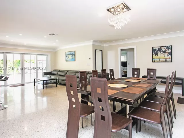 6-bedroom home for rent in Hollywood - 809 S 17th Ave - MondialRealty