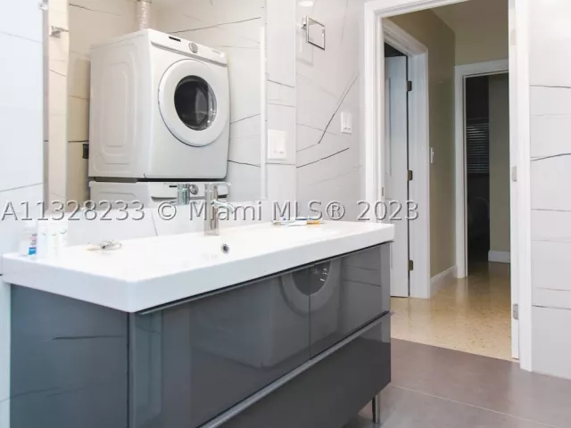6-bedroom home for rent in Hollywood - 809 S 17th Ave - MondialRealty