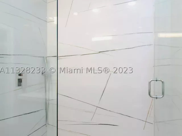 6-bedroom home for rent in Hollywood - 809 S 17th Ave - MondialRealty