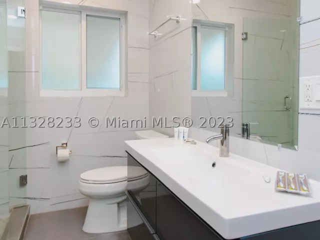 6-bedroom home for rent in Hollywood - 809 S 17th Ave - MondialRealty