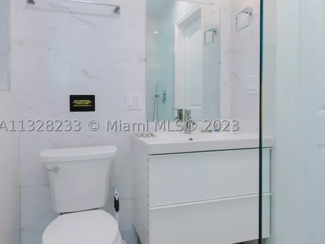 6-bedroom home for rent in Hollywood - 809 S 17th Ave - MondialRealty