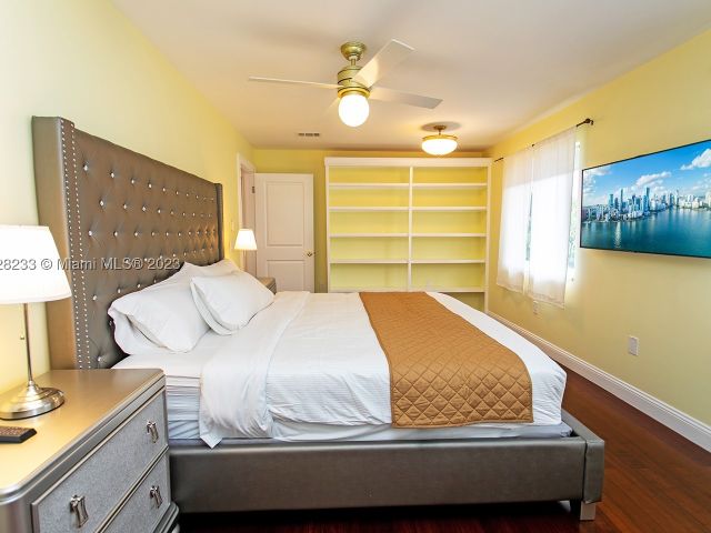 6-bedroom home for rent in Hollywood - 809 S 17th Ave - MondialRealty