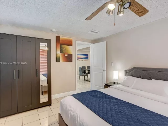 5-bedroom home for rent in Hollywood - 947 Washington St - MondialRealty