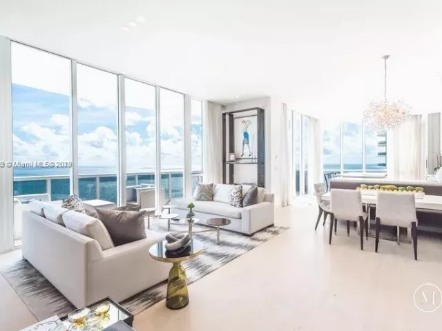 3-bedroom condo for rent in Sunny Isles Beach - 16001 Collins Ave 3201 - MondialRealty