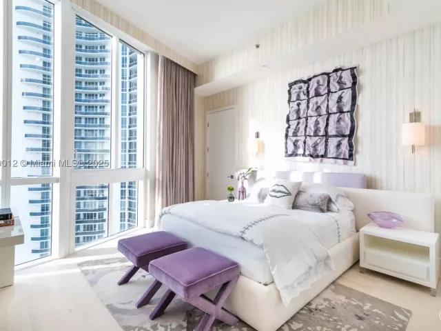 3-bedroom condo for rent in Sunny Isles Beach - 16001 Collins Ave 3201 - MondialRealty