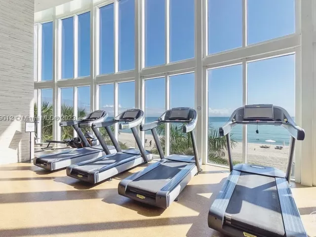 3-bedroom condo for rent in Sunny Isles Beach - 16001 Collins Ave 3201 - MondialRealty
