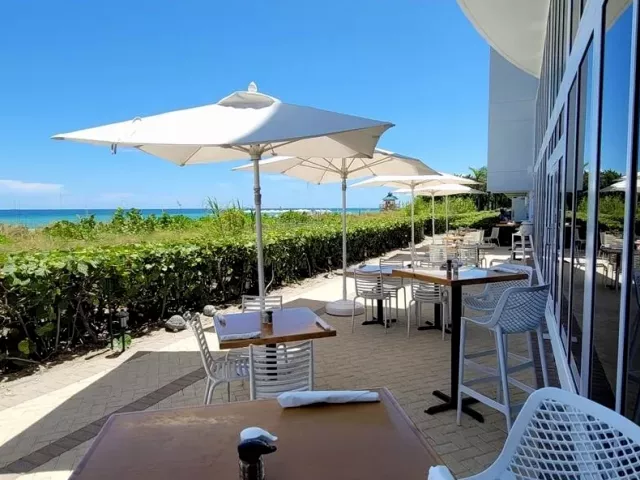 3-bedroom condo for rent in Sunny Isles Beach - 16001 Collins Ave 3201 - MondialRealty