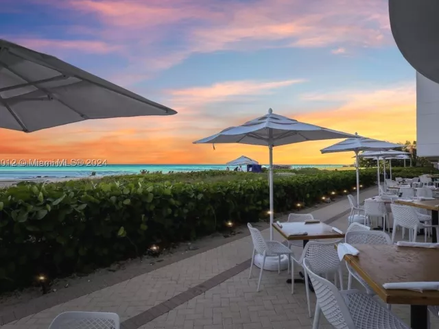3-bedroom condo for rent in Sunny Isles Beach - 16001 Collins Ave 3201 - MondialRealty