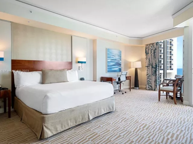 2-bedroom condo for sale in Sunny Isles Beach - 18001 Collins Ave 2109 - MondialRealty