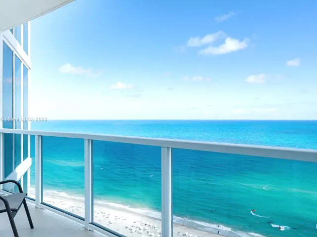 2-bedroom condo for sale in Sunny Isles Beach - 18001 Collins Ave 2109 - MondialRealty