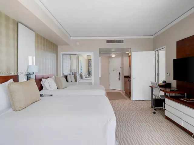2-bedroom condo for sale in Sunny Isles Beach - 18001 Collins Ave 2109 - MondialRealty