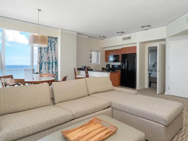 2-bedroom condo for sale in Sunny Isles Beach - 18001 Collins Ave 2109 - MondialRealty