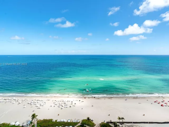 2-bedroom condo for sale in Sunny Isles Beach - 18001 Collins Ave 2009 - MondialRealty