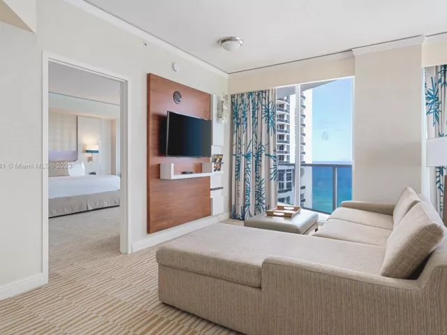2-bedroom condo for sale in Sunny Isles Beach - 18001 Collins Ave 2009 - MondialRealty