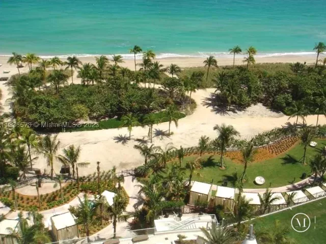 2-bedroom condo for rent in Bal Harbour - 10295 Collins Ave 1202 - MondialRealty