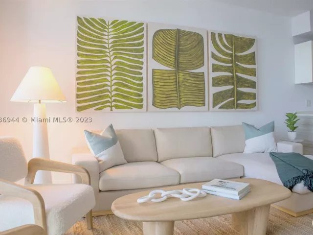 1-bedroom condo for rent in Miami - 1300 Brickell Bay Dr 1608 - MondialRealty