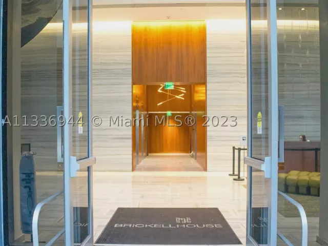 1-bedroom condo for rent in Miami - 1300 Brickell Bay Dr 1608 - MondialRealty