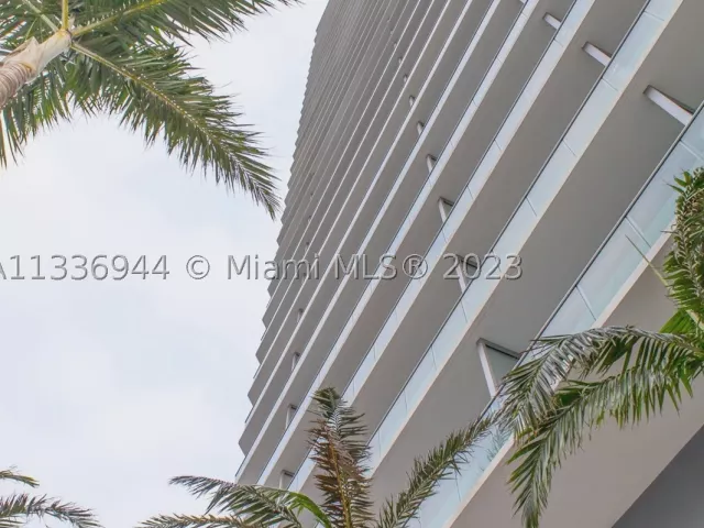1-bedroom condo for rent in Miami - 1300 Brickell Bay Dr 1608 - MondialRealty