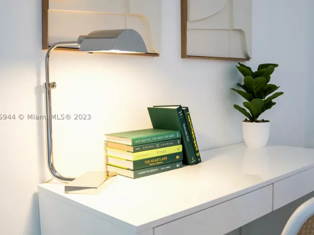 1-bedroom condo for rent in Miami - 1300 Brickell Bay Dr 1608 - MondialRealty
