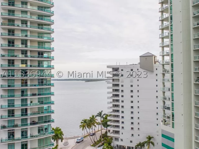 1-bedroom condo for rent in Miami - 1300 Brickell Bay Dr 1608 - MondialRealty