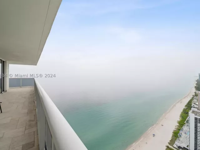 3-bedroom condo for rent in Hallandale Beach - 1830 S Ocean Dr 4602 - MondialRealty