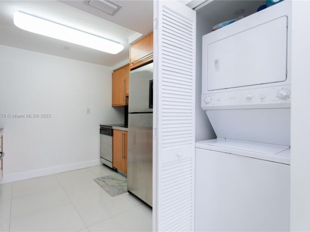 Apartment for sale  Unit #806 - photo 3653492