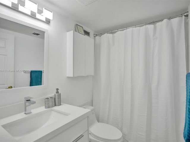 Apartment for rent  Unit #628 (Available Sept 10) - photo 5334493