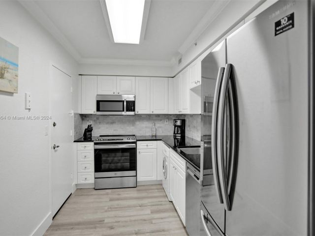Apartment for rent  Unit #628 (Available Sept 10) - photo 5334497