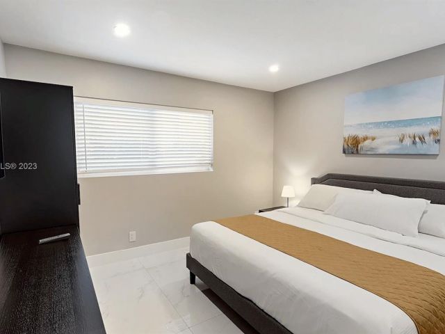 Home for rent at 1218 Hollywood Blvd - photo 3685932