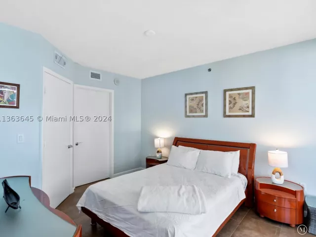 2-bedroom condo for rent in Hallandale Beach - 1830 S Ocean Dr 1806 short term - MondialRealty
