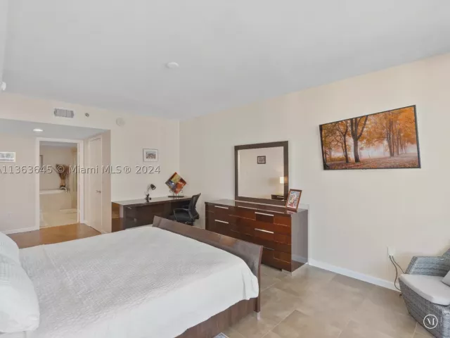 2-bedroom condo for rent in Hallandale Beach - 1830 S Ocean Dr 1806 short term - MondialRealty