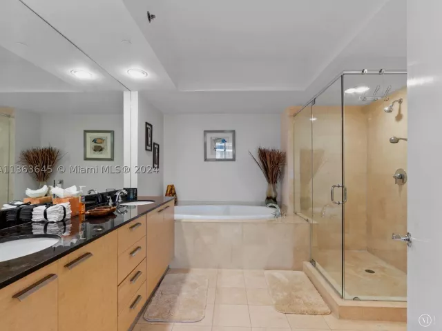 2-bedroom condo for rent in Hallandale Beach - 1830 S Ocean Dr 1806 short term - MondialRealty