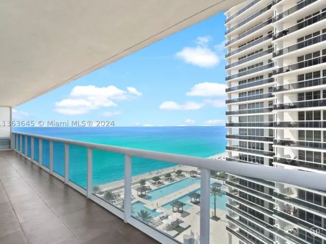 2-bedroom condo for rent in Hallandale Beach - 1830 S Ocean Dr 1806 short term - MondialRealty